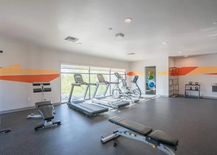 Prime Spot With Pool Gym Balcony Wd Parking Apartment Tempe