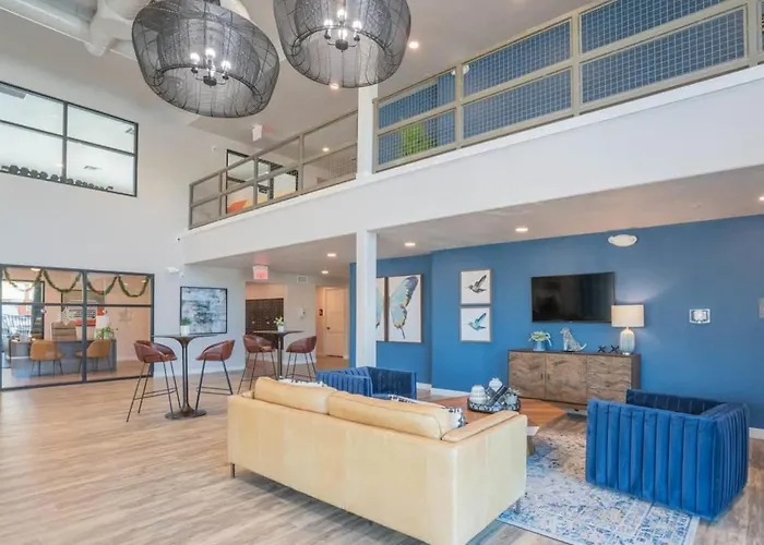 Apartment Prime Spot With Pool Gym Balcony Wd Parking