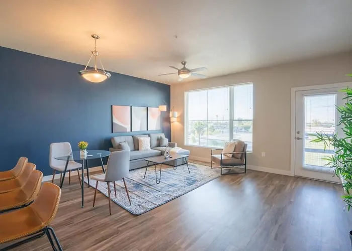 Apartment Prime Spot With Pool Gym Balcony Wd Parking *