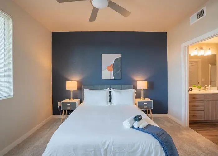 Apartment Prime Spot With Pool Gym Balcony Wd Parking